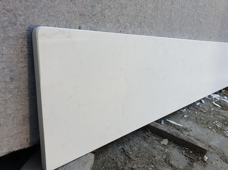 Kwarc New Carrara - Parapet kwarcowy