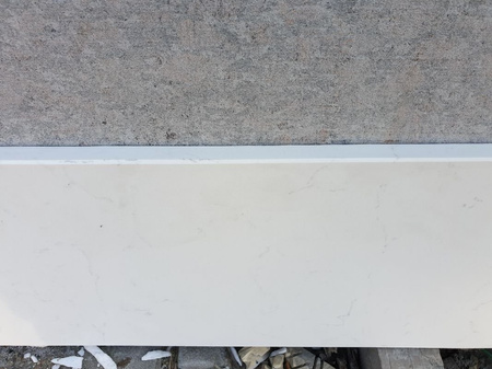 Kwarc New Carrara - Parapet kwarcowy