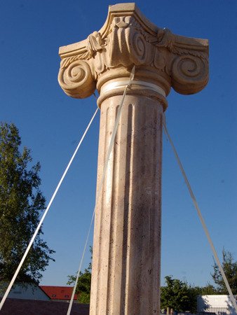 Kolumna z trawertynu - 3 metry wysokości